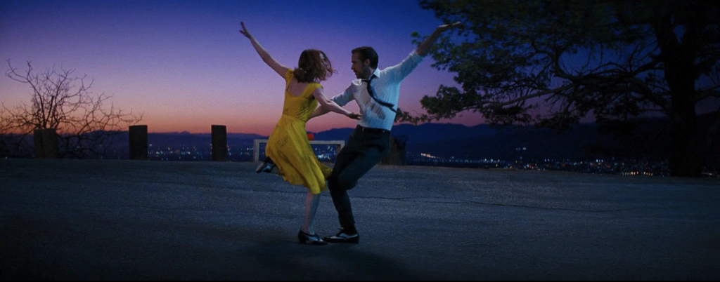 Escena de la pel·lícula La La Land a la qual predomina el color lila